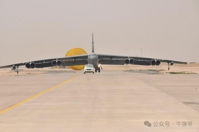 特朗普称长途飞行从不睡觉 身边人:和他出行像被俘虏