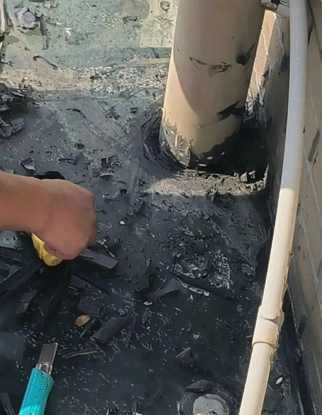 女子购房被物业要求承担前业主17年欠费：水电都停了